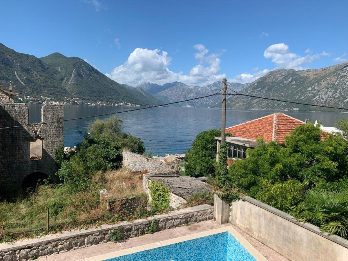 Apartment With Swimmingpool, Seaview And Large Terrace, 1St Floor, Min 2 Persons Dobrota Exterior foto